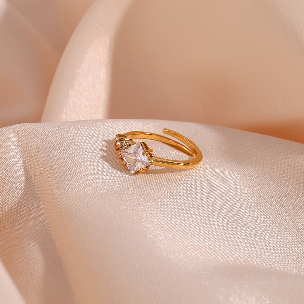 Alaia Glitrende Ring i Gull