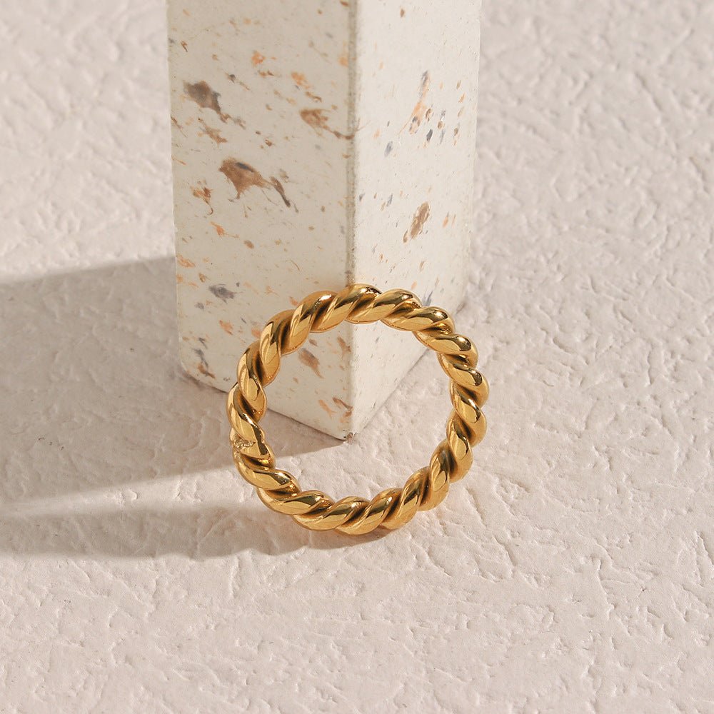Melody Tvunnet Ring