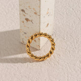 Melody Tvunnet Ring