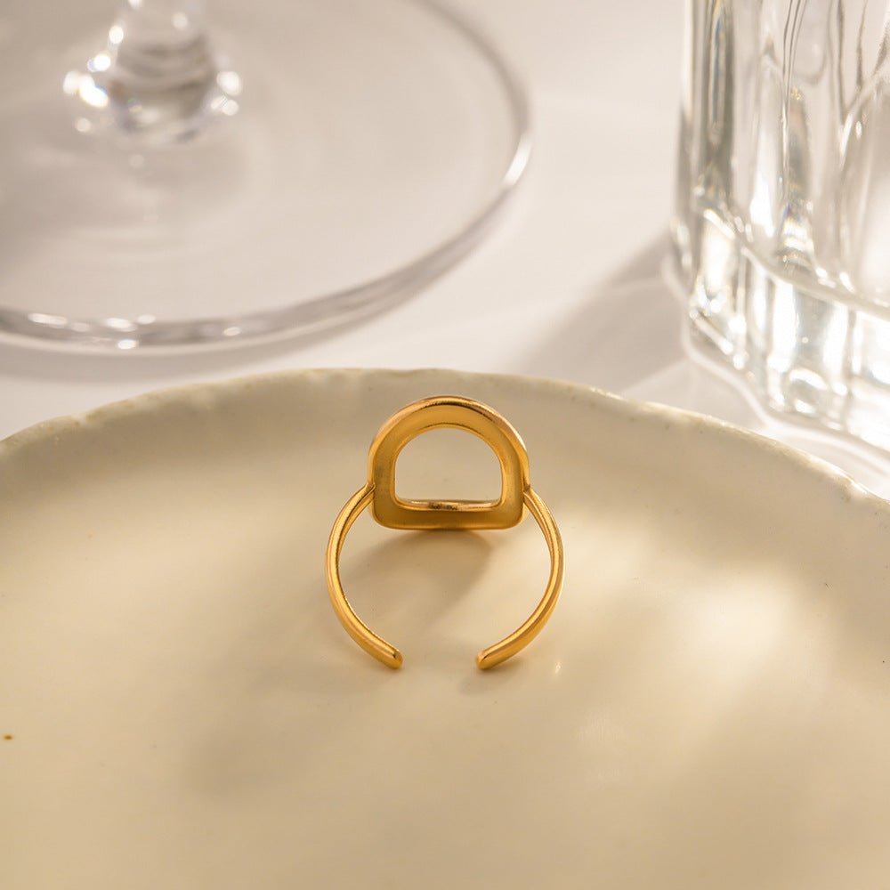 Noelle Uregelmessig Ring i Gull