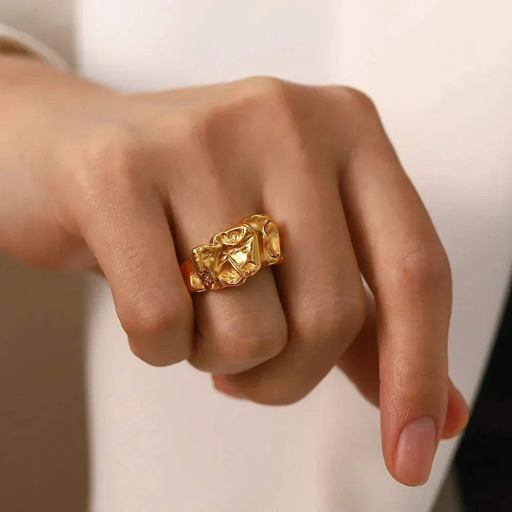 Paloma Skulpturert Ring i Gull