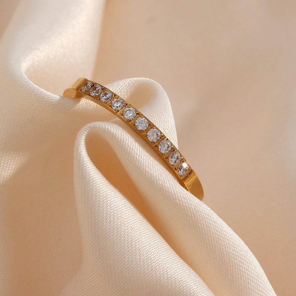 Sage Minimalistisk Ring i Gull