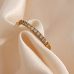 Sage Minimalistisk Ring i Gull