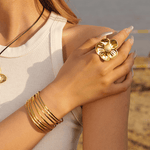 Saisore Blomsterformet Ring i Gull