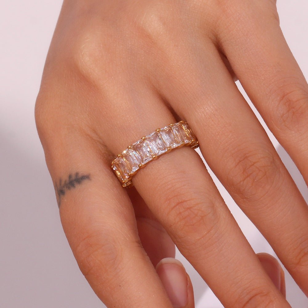 Sanna Diamantring i Gull