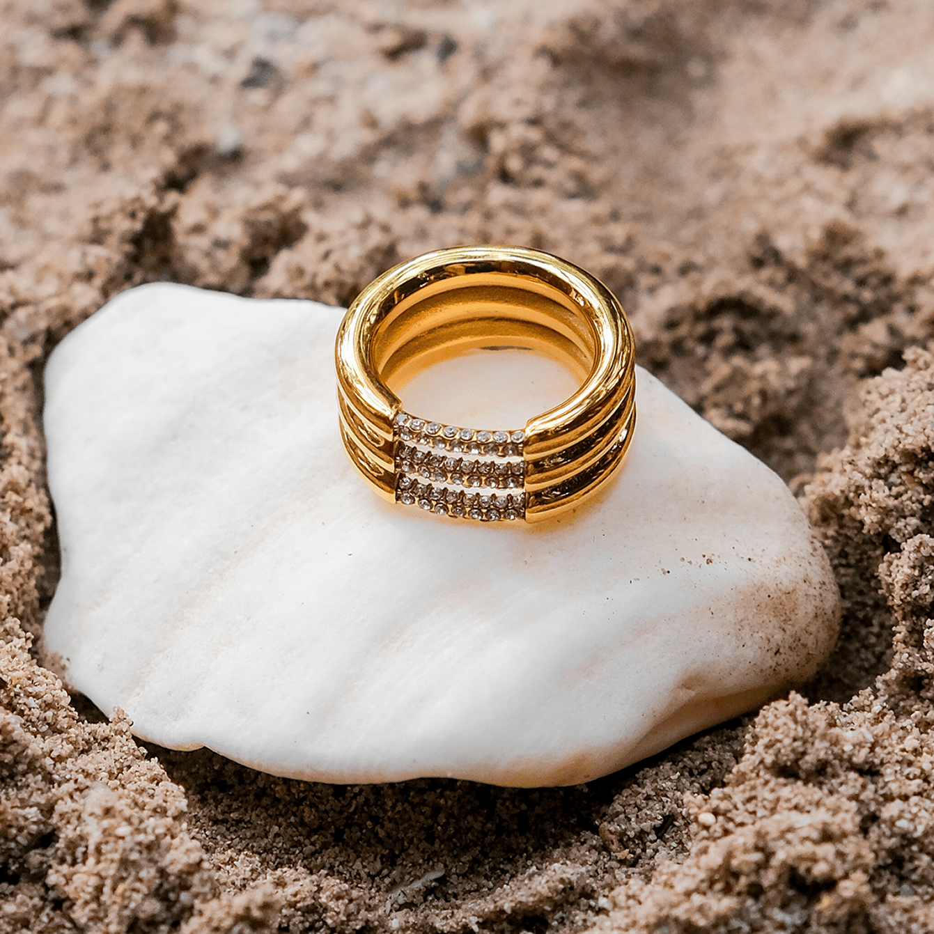Serenity Glitrende Ring i Gull