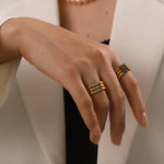Serenity Glitrende Ring i Gull