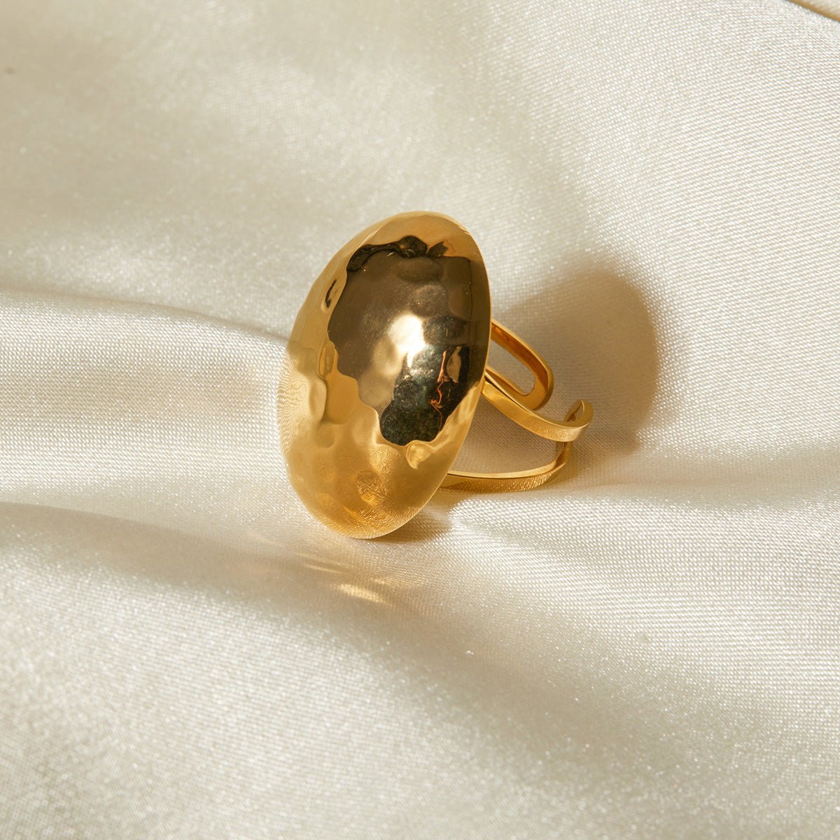 Thora Hamret Ring i Gull