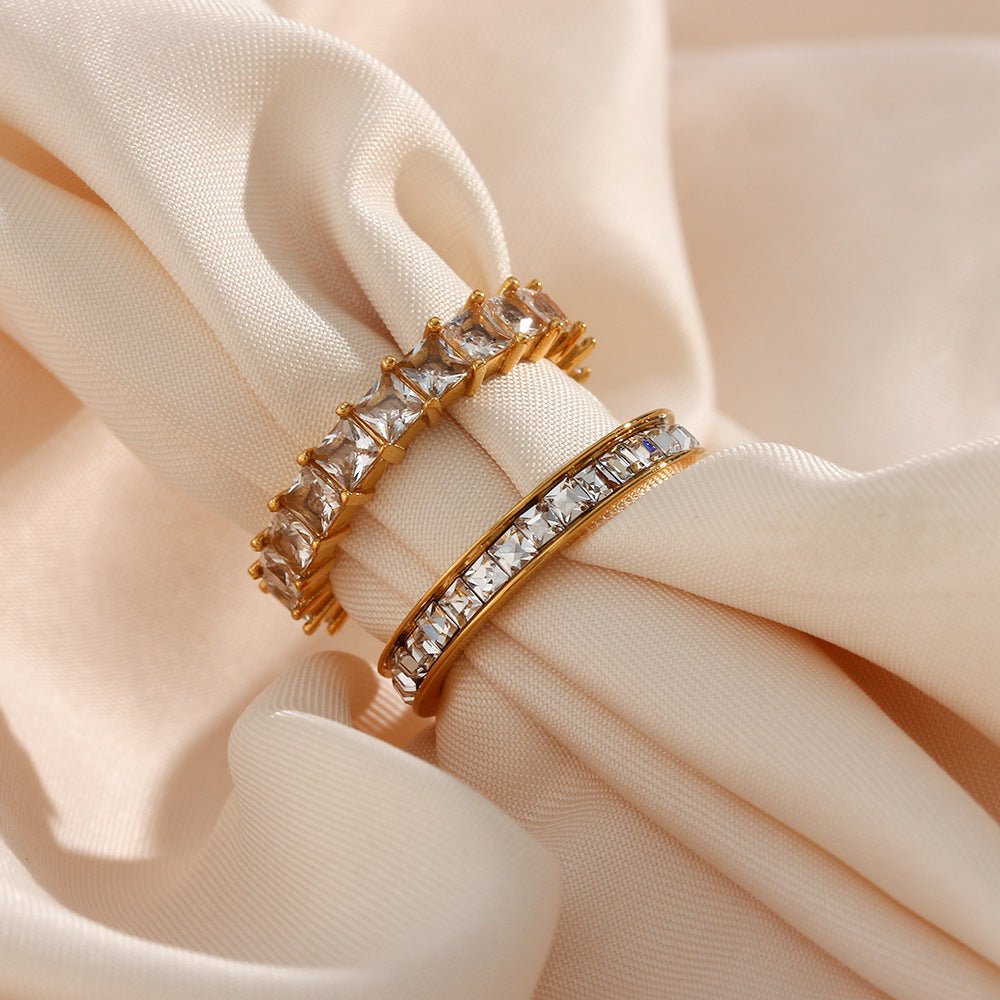Unna Minimalistisk Ring i Gull