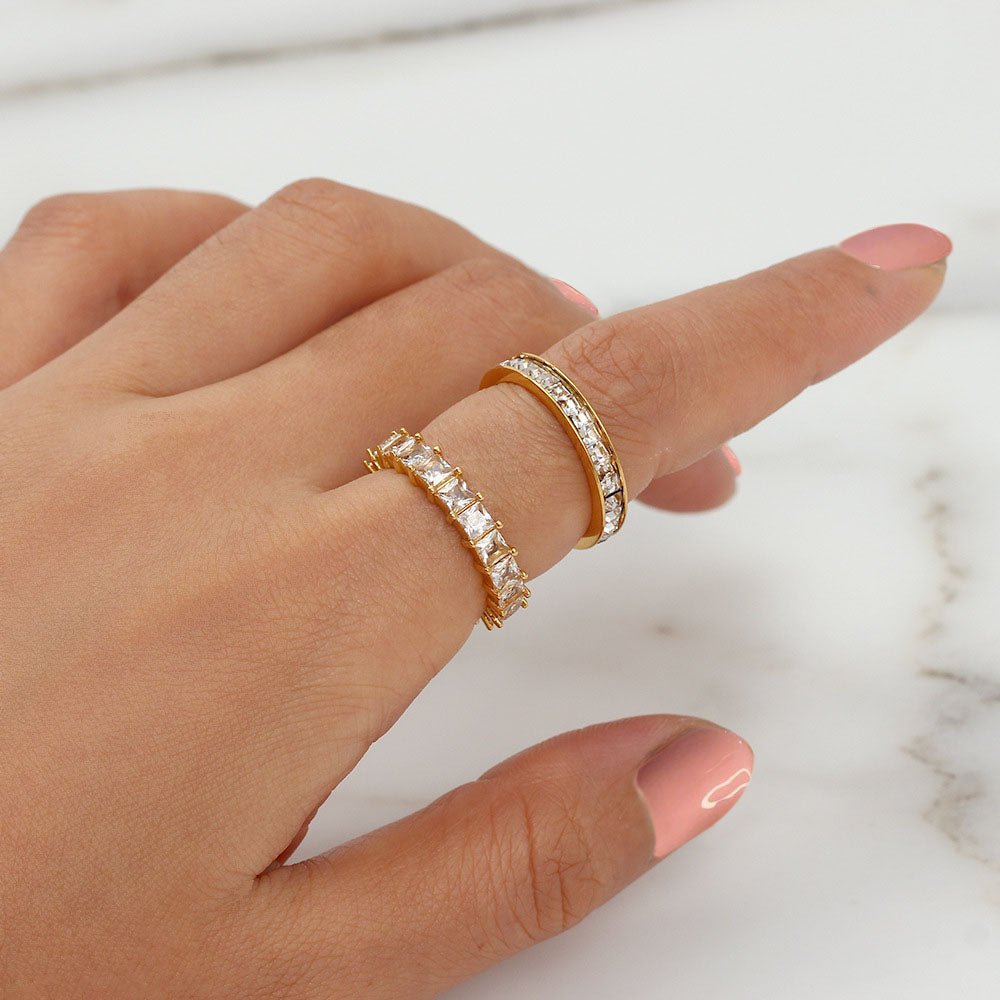 Unna Minimalistisk Ring i Gull