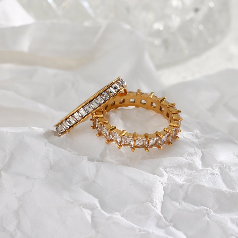 Unna Minimalistisk Ring i Gull